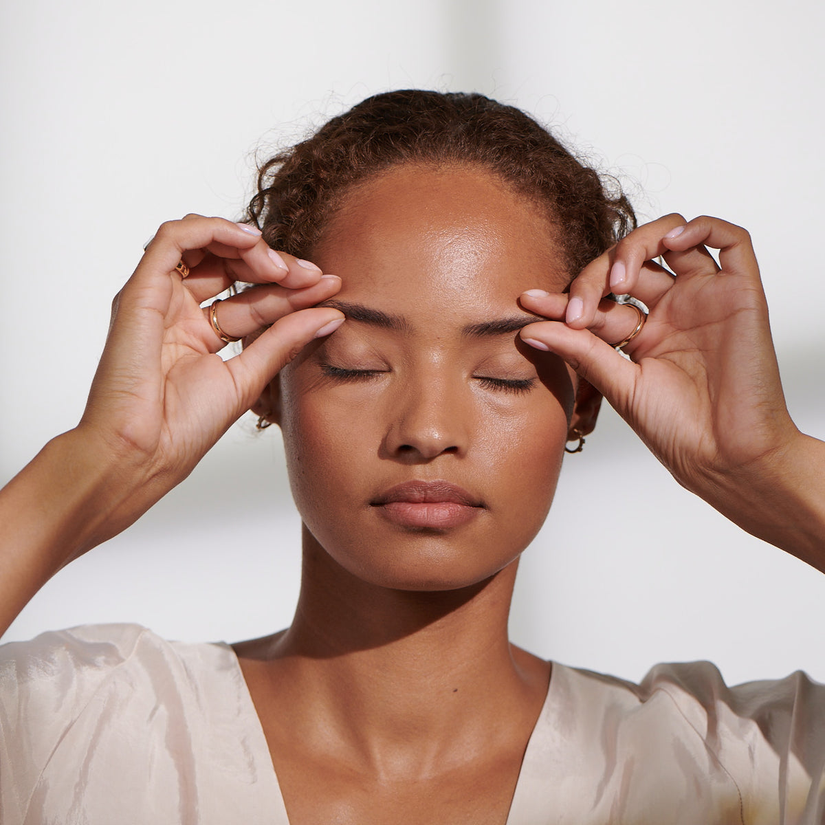 Winter calls for extra brow nourishment  - your 2-step daily ritual