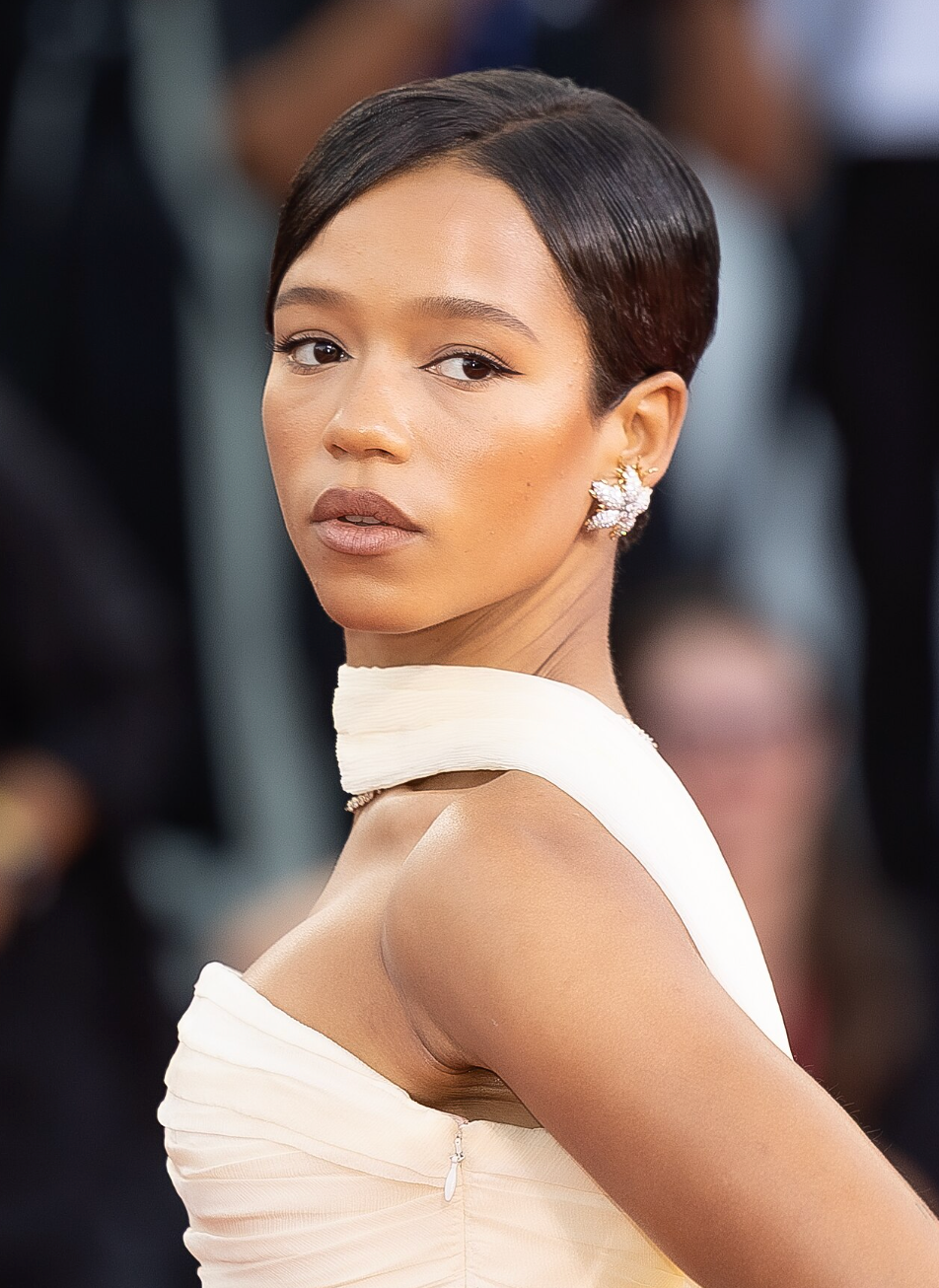 Straight Brows: Where Has Everyone's Arch Gone?